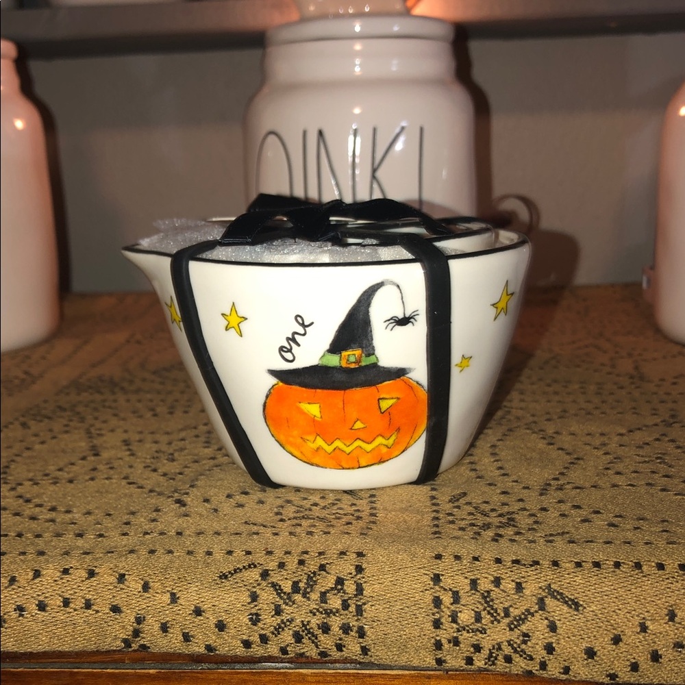 Rae Dunn Scary Pumpkin Halloween Measuring Cups Set of 4